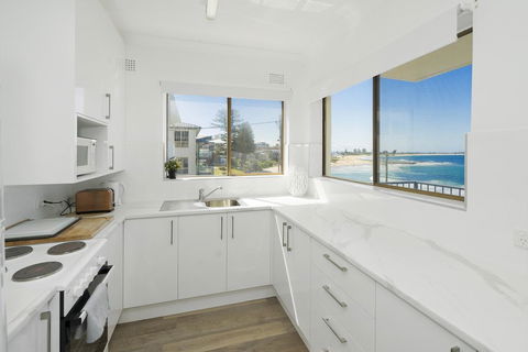 Waterfront Unit, Unit 2 - New South Wales Tourism  3