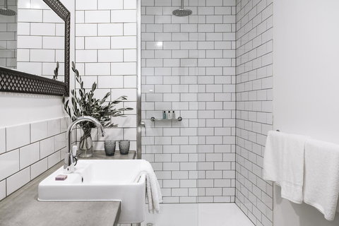 Daylesford Art Motel - New South Wales Tourism  2