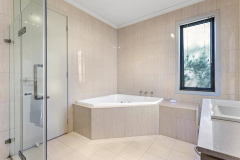 Quality Hotel Point Cook - New South Wales Tourism  12
