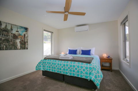 Amber Mist Villa Two - New South Wales Tourism  6