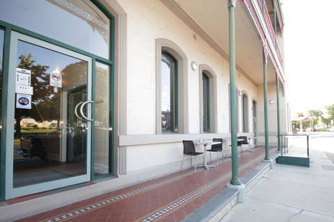 Mitchell River Tavern - New South Wales Tourism  6