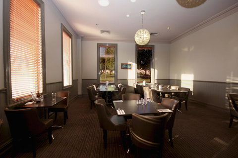 Mitchell River Tavern - New South Wales Tourism  7