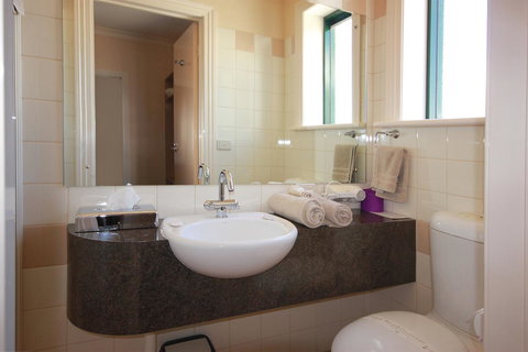 Mitchell River Tavern - New South Wales Tourism  19