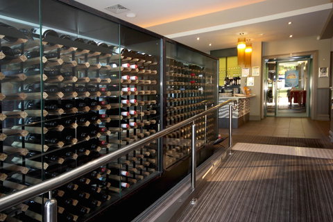 Mitchell River Tavern - New South Wales Tourism  3