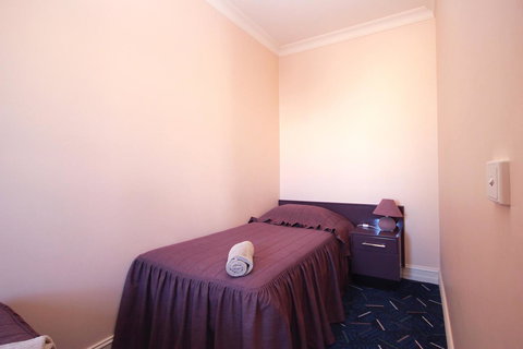 Mitchell River Tavern - New South Wales Tourism  24