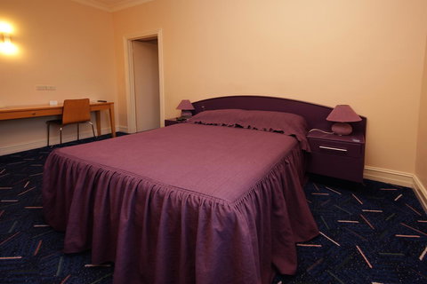 Mitchell River Tavern - New South Wales Tourism  22