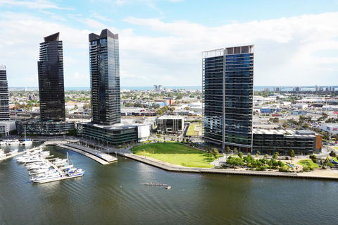 Auzzie Apartments Docklands, Melbourne - New South Wales Tourism  16