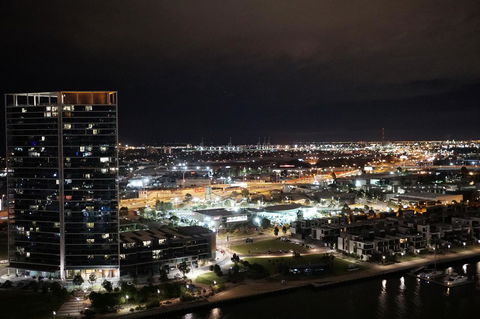 Auzzie Apartments Docklands, Melbourne - New South Wales Tourism  15