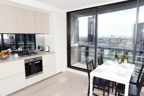 Auzzie Apartments Docklands, Melbourne - New South Wales Tourism  32