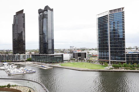 Auzzie Apartments Docklands, Melbourne - New South Wales Tourism  17