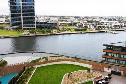 Auzzie Apartments Docklands, Melbourne - New South Wales Tourism  10
