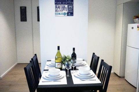 Auzzie Apartments Docklands, Melbourne - New South Wales Tourism  9