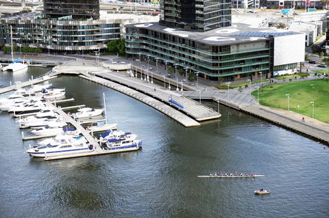 Auzzie Apartments Docklands, Melbourne - New South Wales Tourism  11