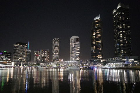 Auzzie Apartments Docklands, Melbourne - New South Wales Tourism  0