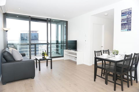 Auzzie Apartments Docklands, Melbourne - New South Wales Tourism  39