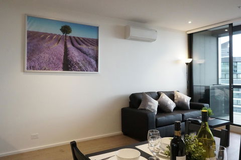 Auzzie Apartments Docklands, Melbourne - New South Wales Tourism  38