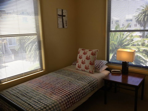 At The Beach Apartments - New South Wales Tourism  4