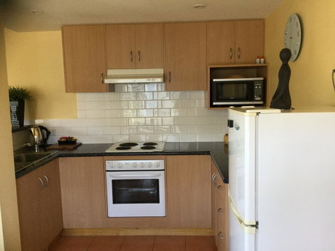 At The Beach Apartments - New South Wales Tourism  8