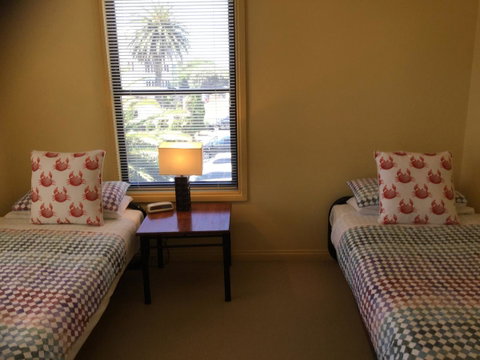 At The Beach Apartments - New South Wales Tourism  3