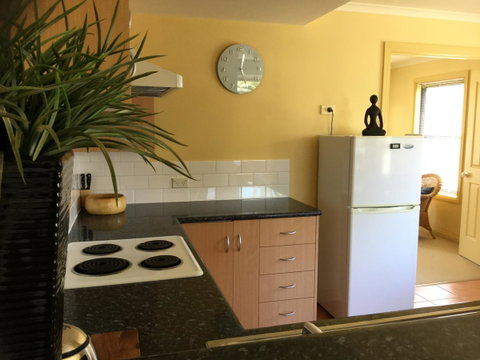 At The Beach Apartments - New South Wales Tourism  7