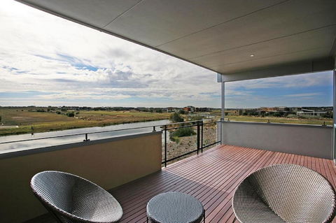 1 Pebble Place - New South Wales Tourism  14