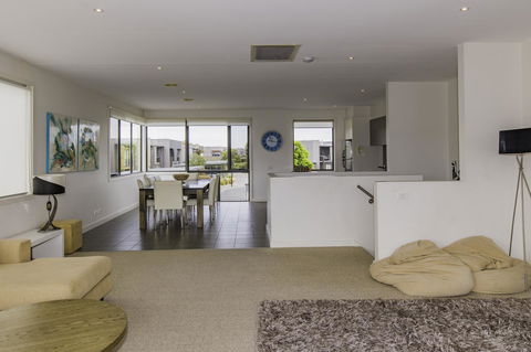 1 Pebble Place - New South Wales Tourism  4