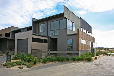 1 Pebble Place - New South Wales Tourism  1