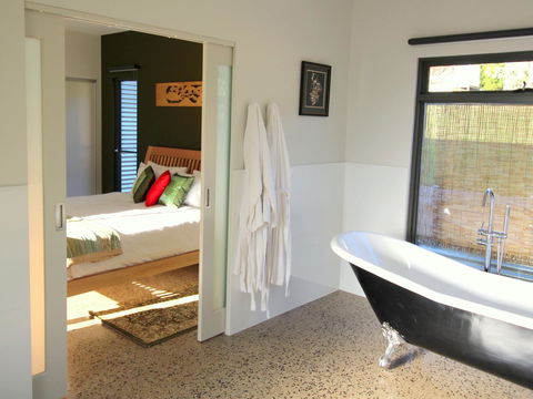 3 Bells Alpine Cottage - New South Wales Tourism  8