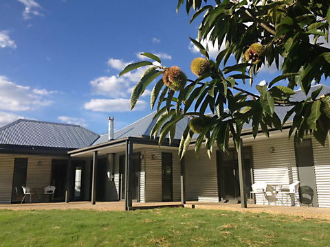 3 Bells Alpine Cottage - New South Wales Tourism  0