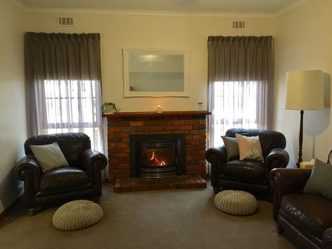 Bricks And Roses - New South Wales Tourism  6