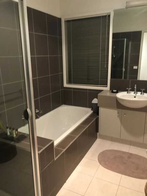 Black Lotus Townhouse - New South Wales Tourism  10