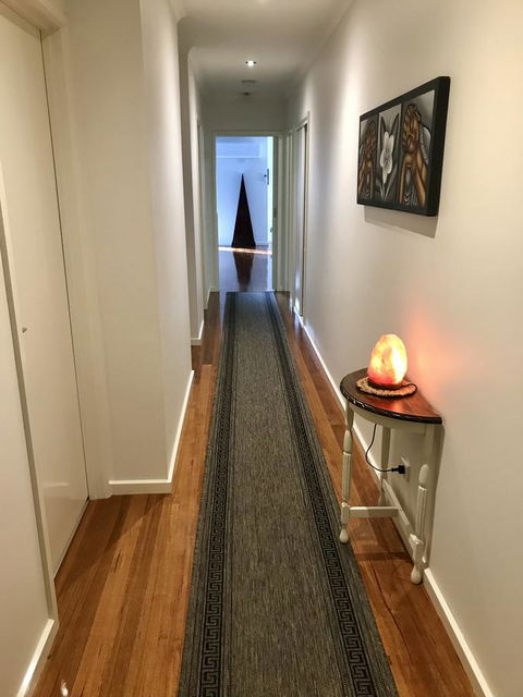 Black Lotus Townhouse - New South Wales Tourism  9