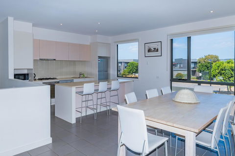 1 Sunset Place - New South Wales Tourism  0