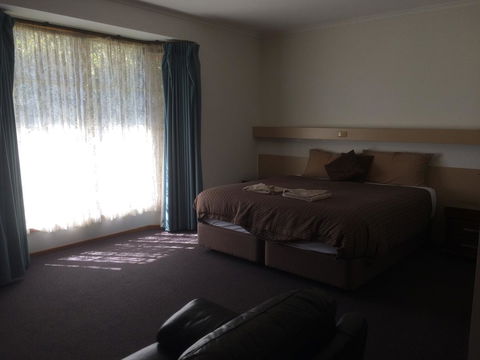 Ambassador Motor Inn - New South Wales Tourism  17