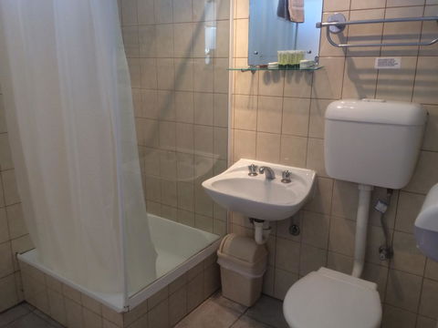 Ambassador Motor Inn - New South Wales Tourism  2