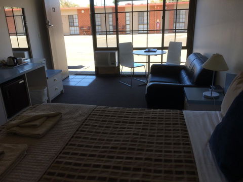 Ambassador Motor Inn - New South Wales Tourism  24