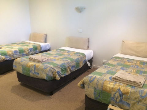 Ambassador Motor Inn - New South Wales Tourism  1