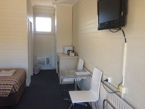 Ambassador Motor Inn - New South Wales Tourism  12