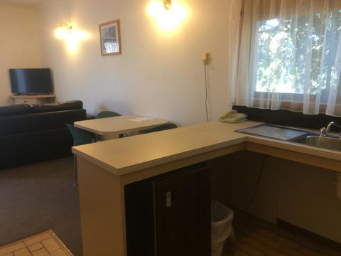 Ambassador Motor Inn - New South Wales Tourism  6
