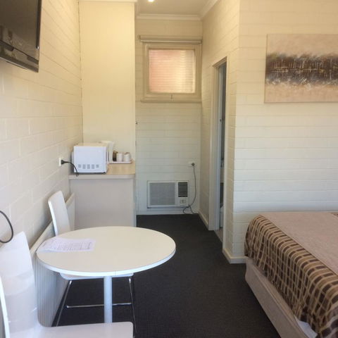 Ambassador Motor Inn - New South Wales Tourism  21