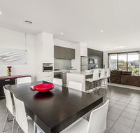 Twenty Five Coast - New South Wales Tourism 