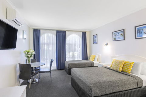Cathedral Motor Inn - New South Wales Tourism  8