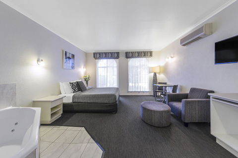 Cathedral Motor Inn - New South Wales Tourism  19
