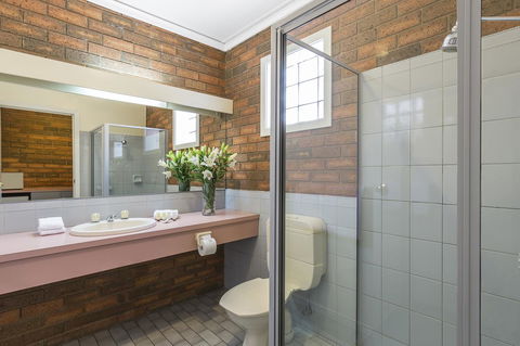 Cathedral Motor Inn - New South Wales Tourism  17
