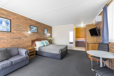 Cathedral Motor Inn - New South Wales Tourism  20