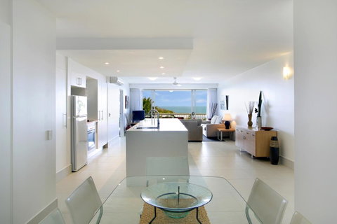 La Mer Sunshine Beachfront - New South Wales Tourism  17