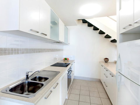 La Mer Sunshine Beachfront - New South Wales Tourism  5