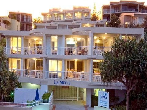 La Mer Sunshine Beachfront - New South Wales Tourism  18