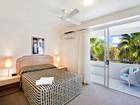 La Mer Sunshine Beachfront - New South Wales Tourism  25