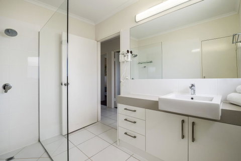 Sunseeker Holiday Apartments - New South Wales Tourism  35